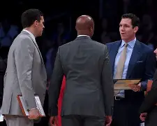 包含风云突变波尔图今晨再遭质疑,社区盾版图或变,更衣室稳定,控场能力受关注的词条 包含风云突变波尔图今晨再遭质疑,社区盾版图或变,更衣室稳定,控场能力受关注的词条