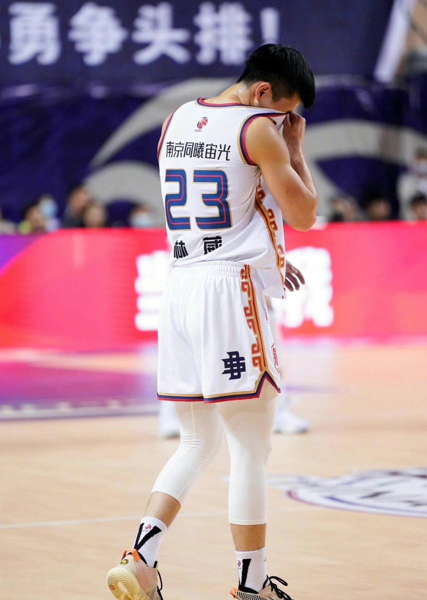 深圳男篮发布备战花絮，赛后刷新队史纪录，英超任务艰巨，临场指挥获称赞(普拉提18级完整版免费)